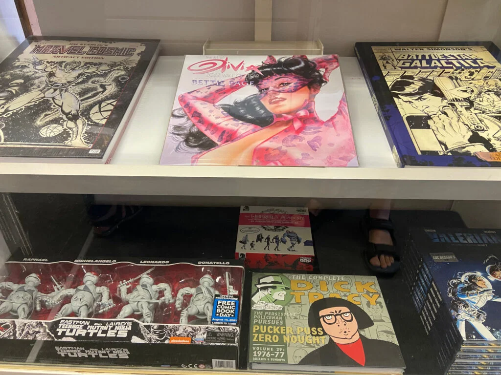 Comic Shop Tour 2 photo 4